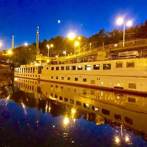Florentina Boat Praga